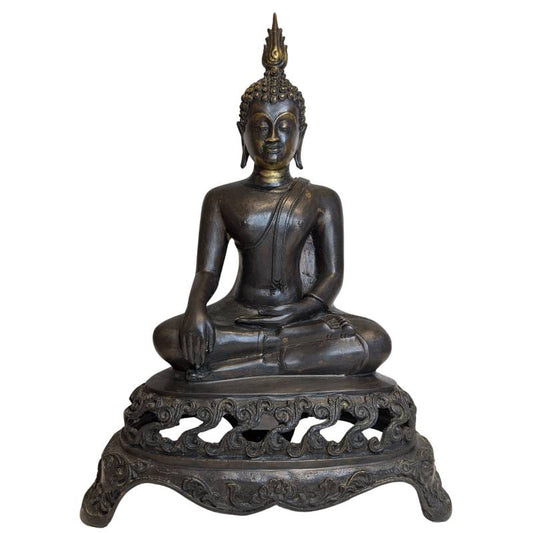 Antiek bronzen zittend Boeddhabeeld met Bhumisparsha mudra, Zuidoost Azië, late 19e eeuw