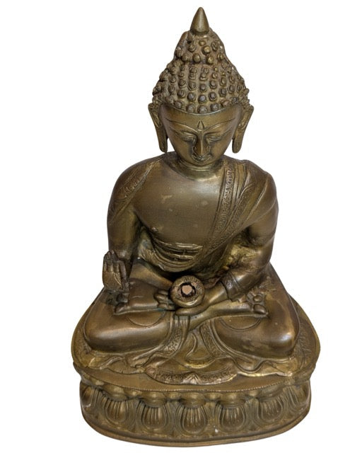 17th–18th Century Tibetan Fire-Gilt Bronze Buddha – close view of the upper section