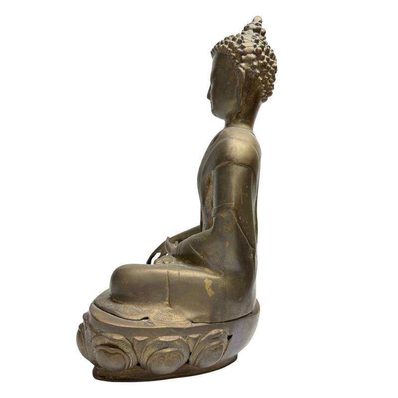 Opposite side angle of Tibetan bronze Buddha in Bhumisparsha Mudra