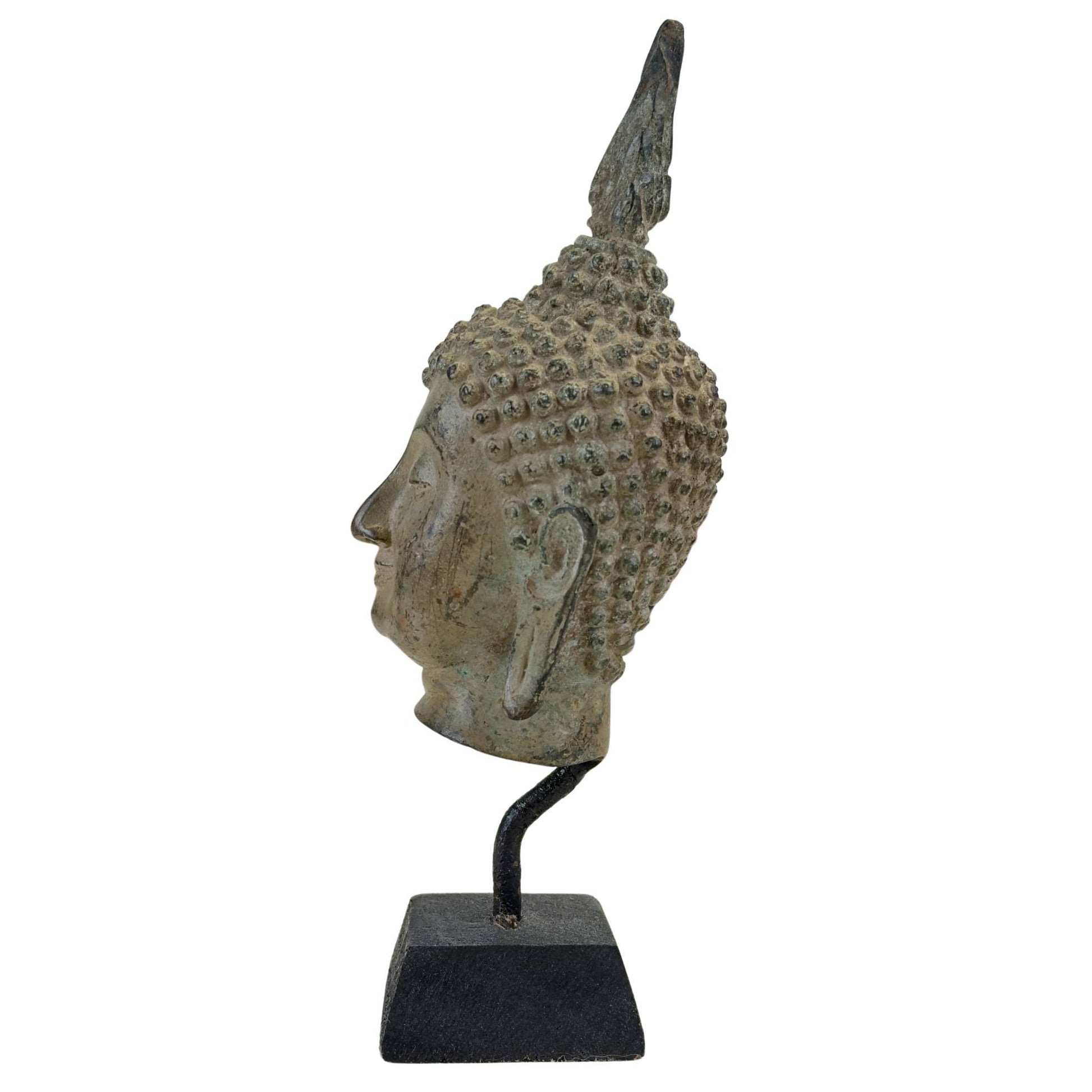 Antiek Thais tempelfragment brons met historisch groen bruin patina