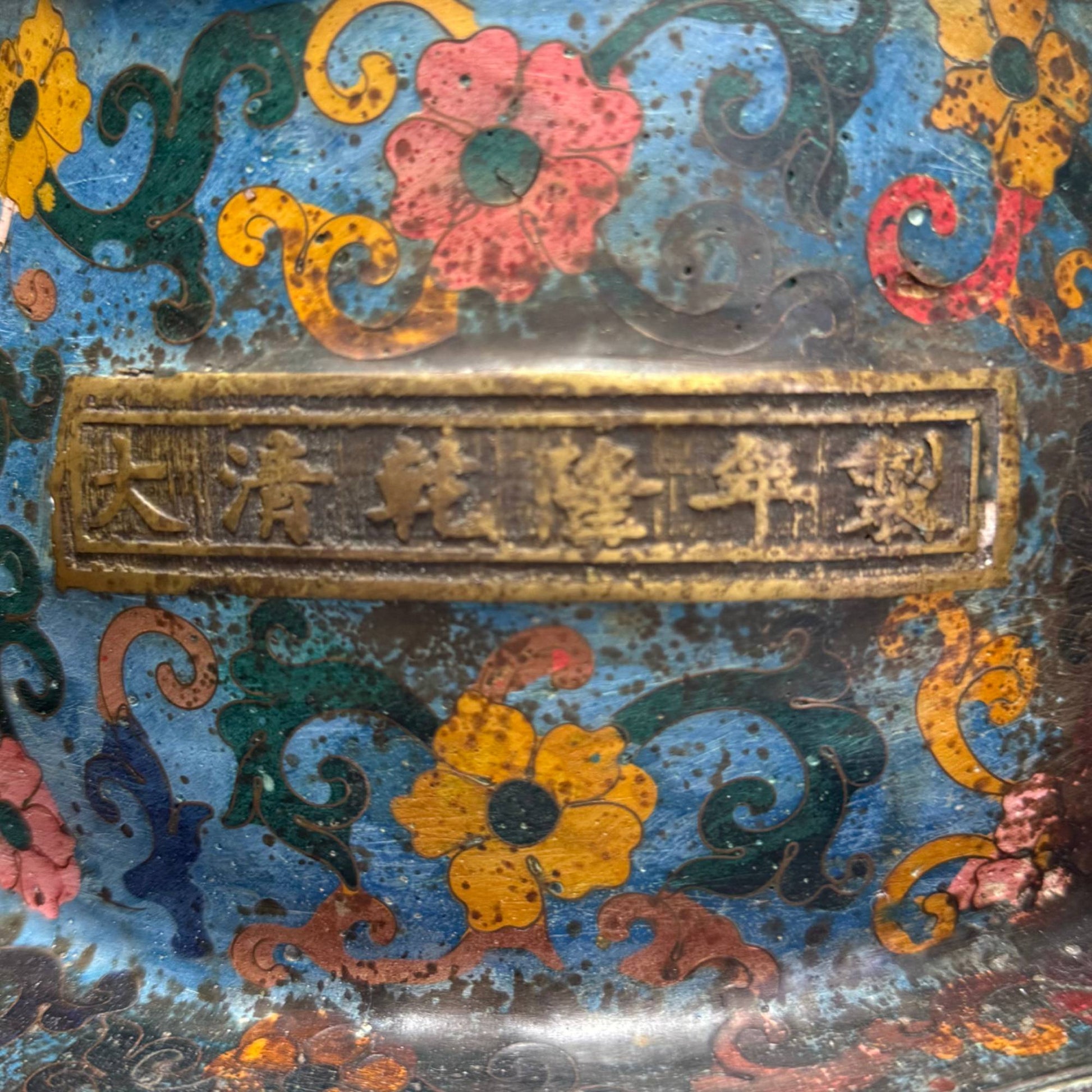 Monumentaal tempelbeeld Witte Tara verguld brons cloisonne emaille late Qing