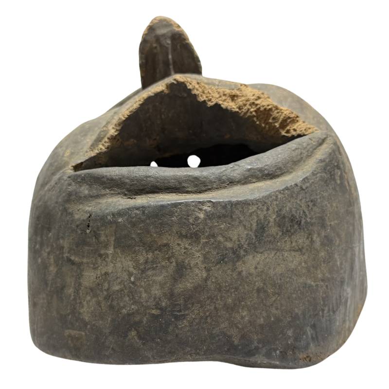Afrikaans ritueel masker van handgesneden hout met oude patina  
