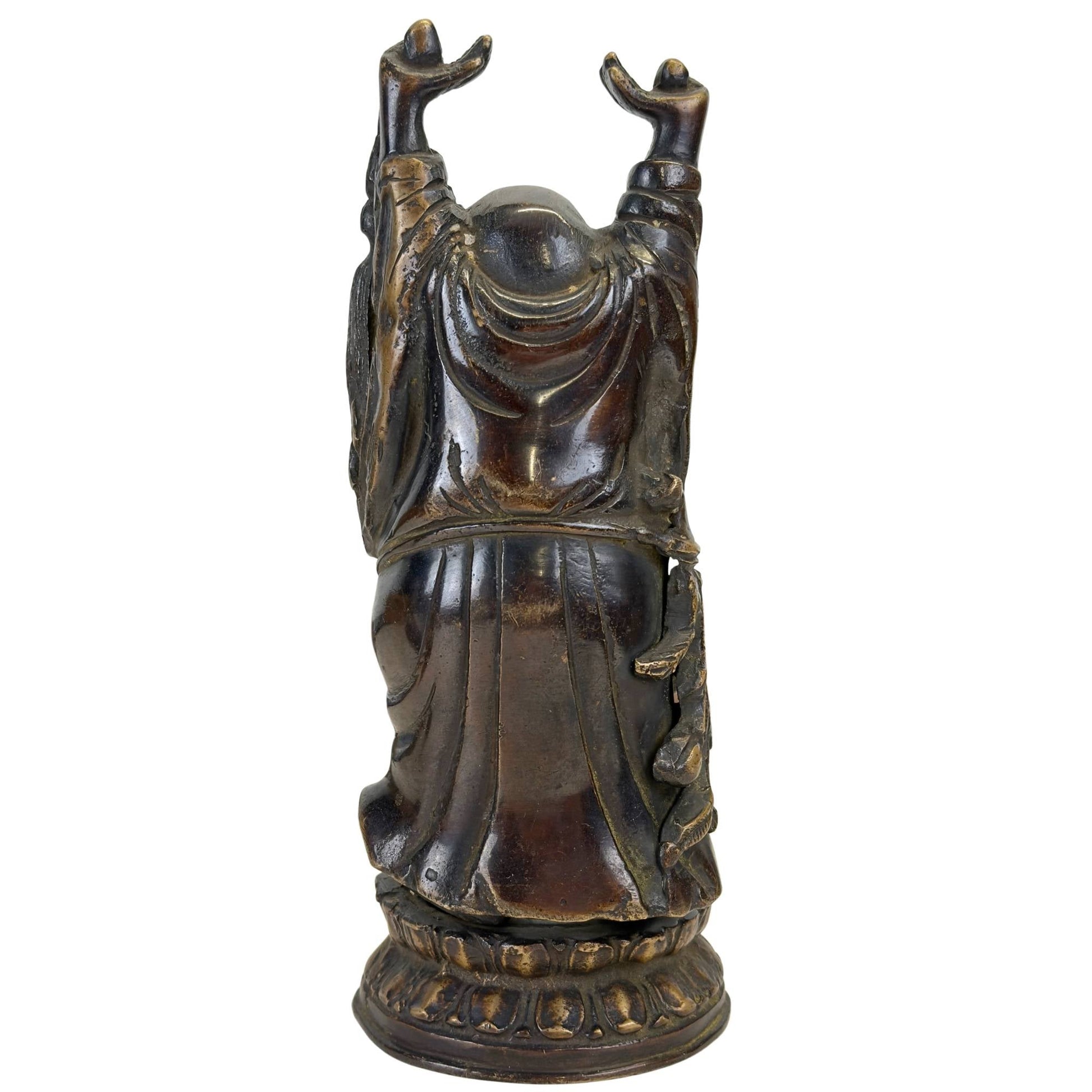 Volledig achteraanzicht van het antieke Chinese Budai bronsbeeld met donkere cupriethuid patina