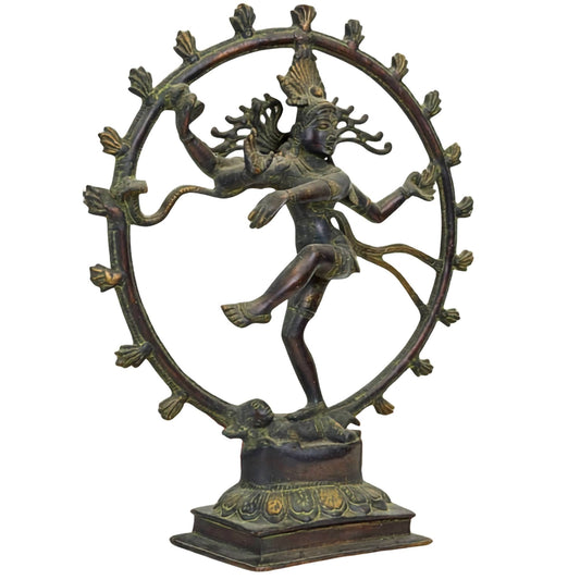 Handgemaakt Nepalees bronsbeeld van de kosmische danser Shiva Nataraja binnen vlammenkrans