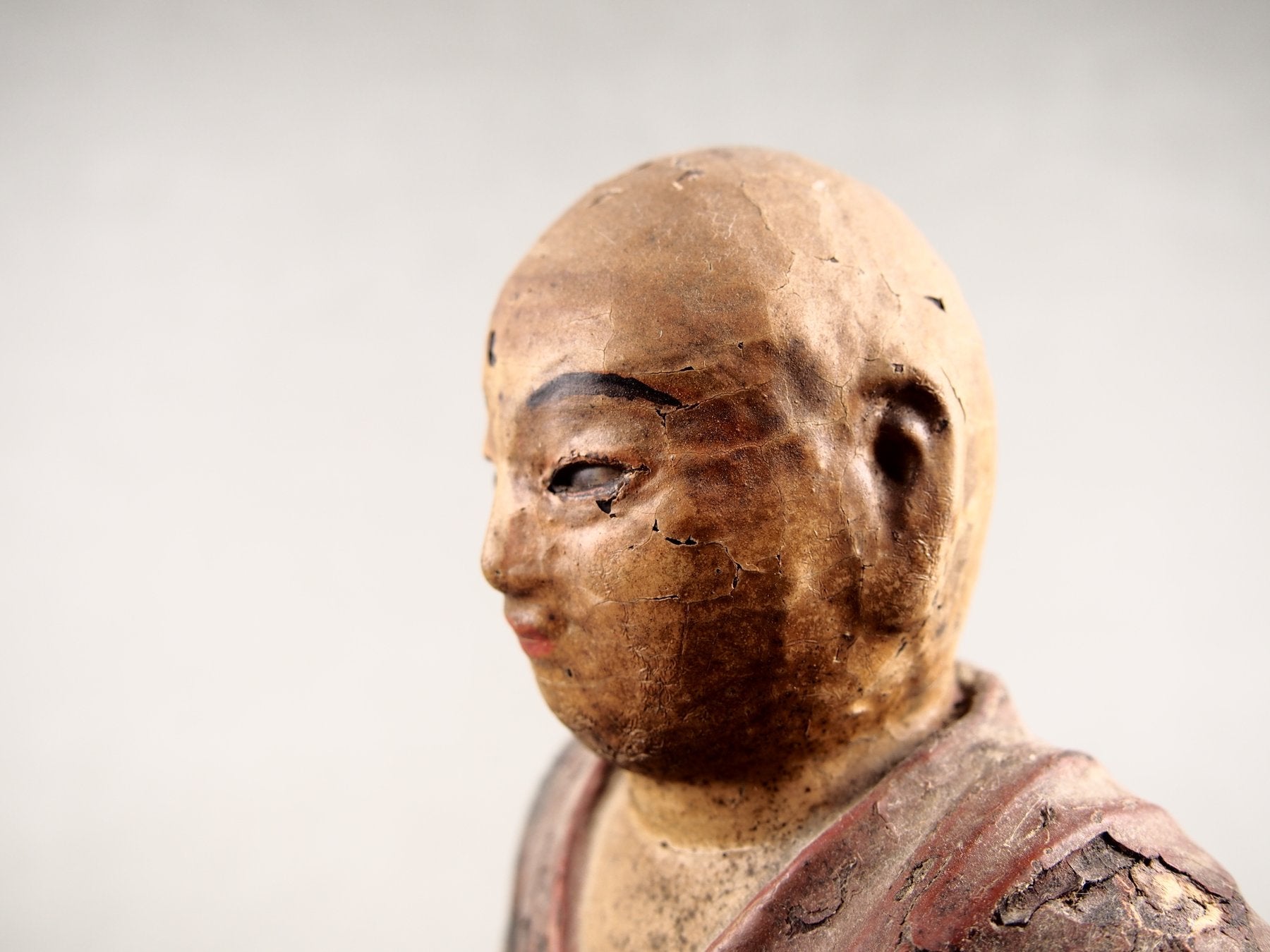 Antiek beeld van een Japanse boeddhistische monnik
