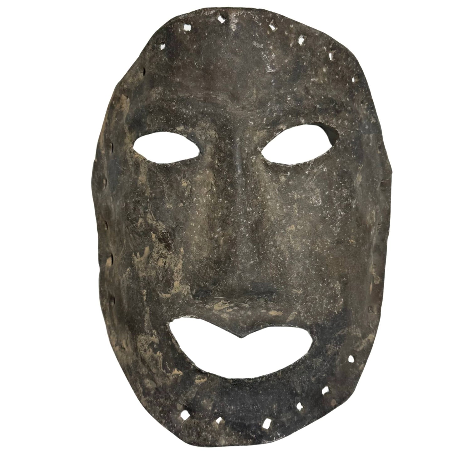Uiterst zeldzaam antiek handgeklopt metalen sjamanenmasker uit de Himalaya, vervaardigd uit tin zink plaatwerk met oude patina