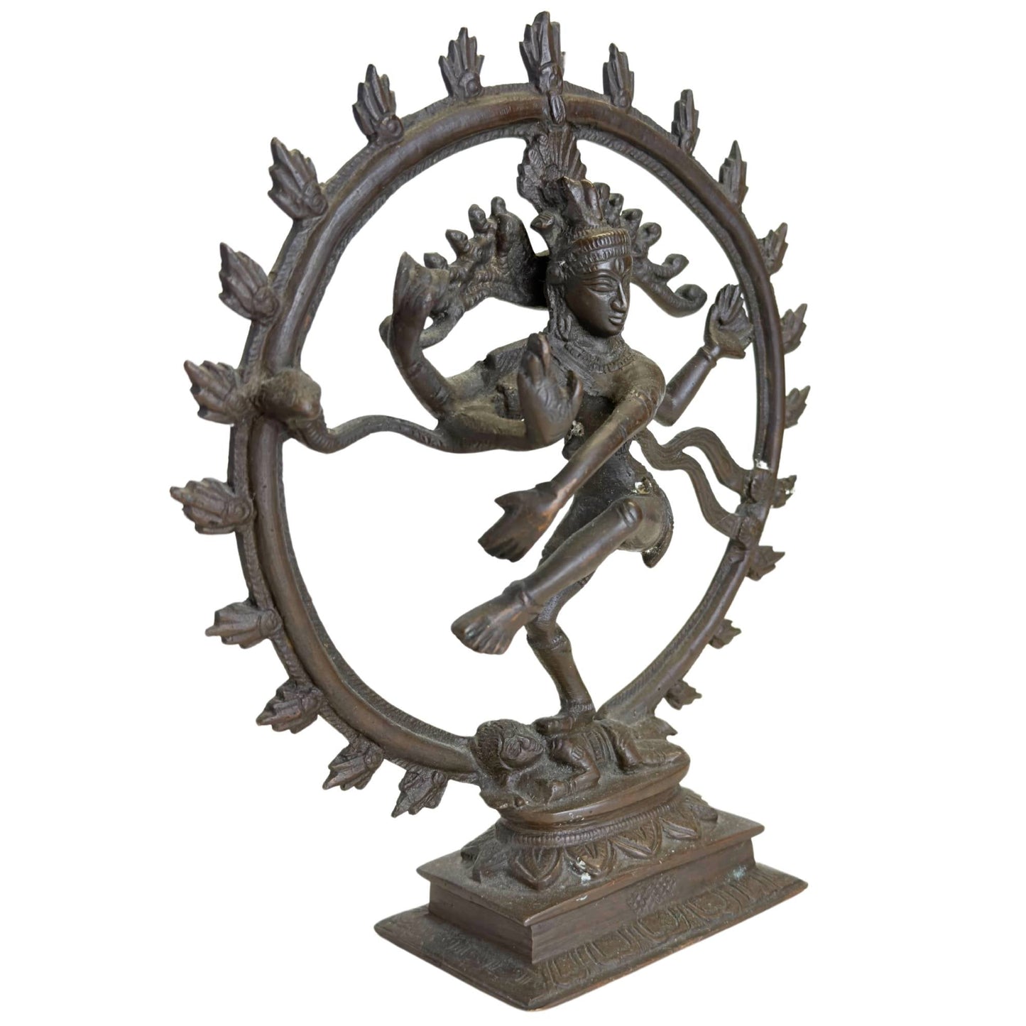 Antiek ogend Shiva Nataraja beeld van massief brons met diepe olijfbruine patine en verfijnde details