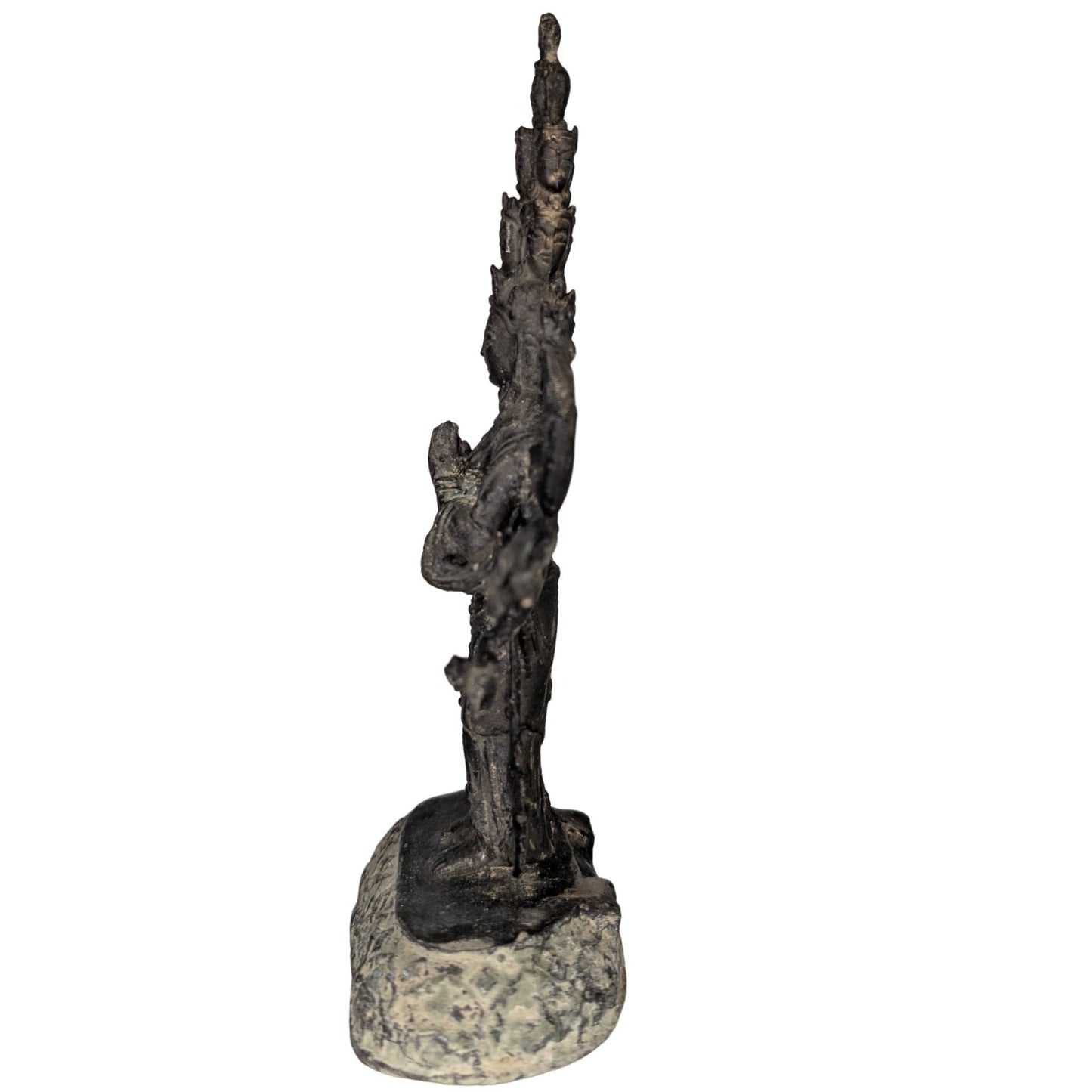 Uitzonderlijk paar staande Avalokiteshvara Sahasrabhuja figuren uit de 13e-14e eeuw.