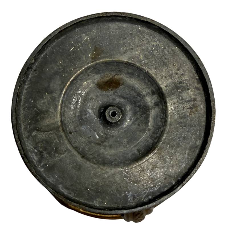 Antiek bronzen tafelgarnituur als decoratief interieurobject
