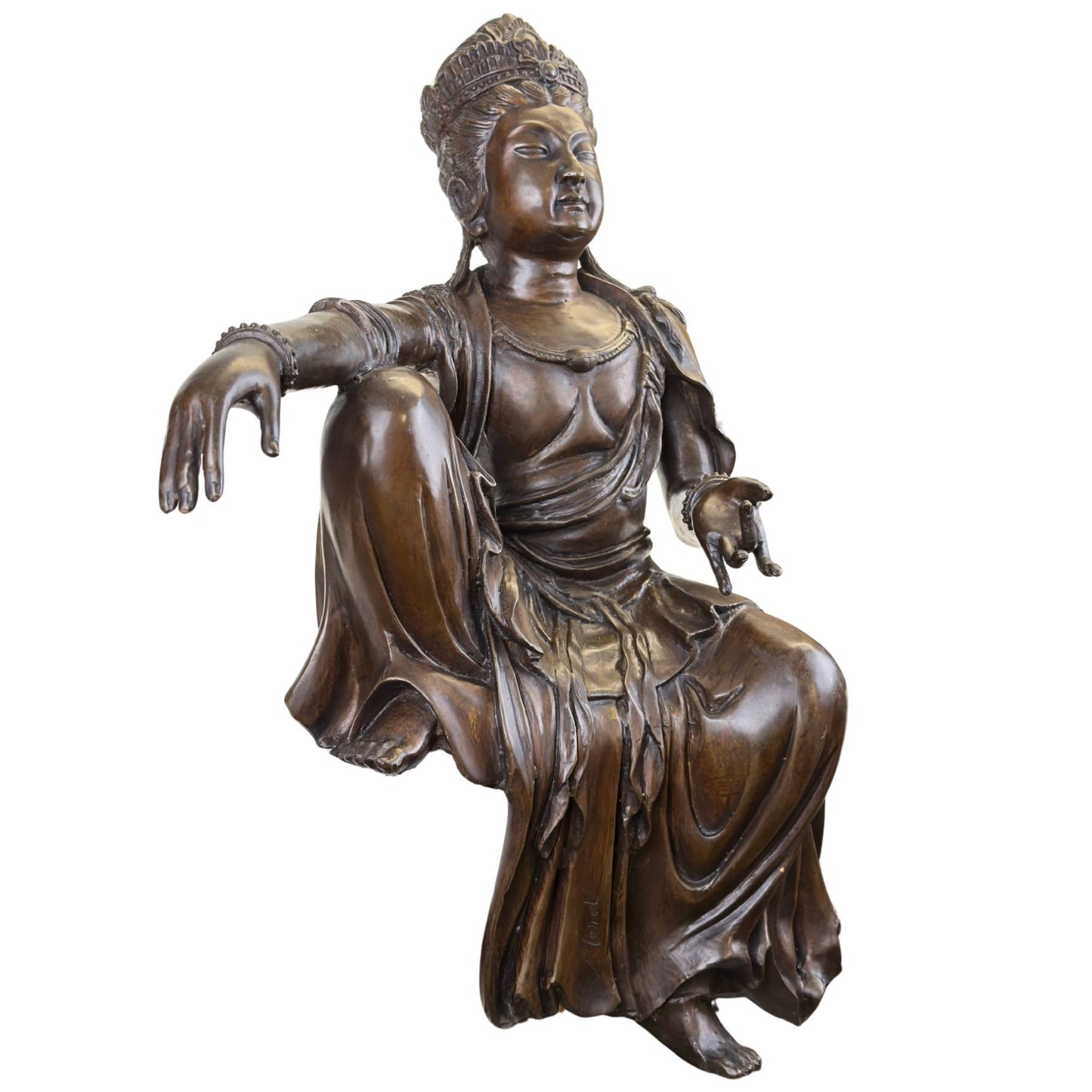 Monumentaal Frans antiek bronzen beeld van Guanyin zittend in Lalitasana koninklijke houding met bruine goudglans patina.