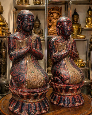 Het Paar van de Sangha – Antieke Birmese Tempelbeelden met Gallerij-Provenance – ca. 1870
