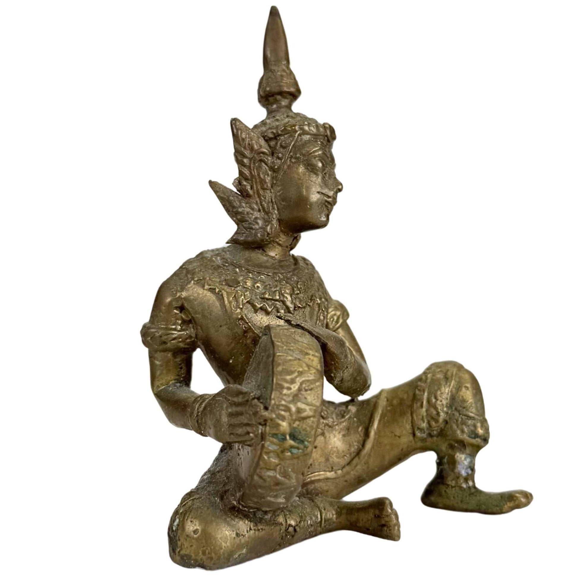 Set van drie oude Thaise bronzen muzikantenfiguren uit tempeltraditie