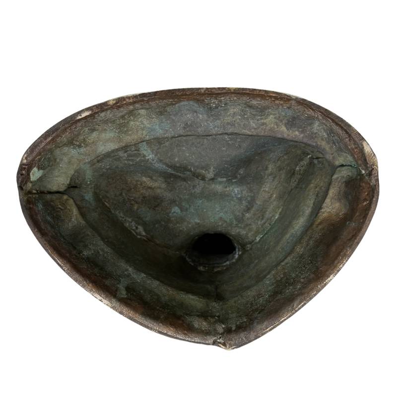 Antique Bronze Vajrasattva with Vajra and Ghanta – close view of the central details