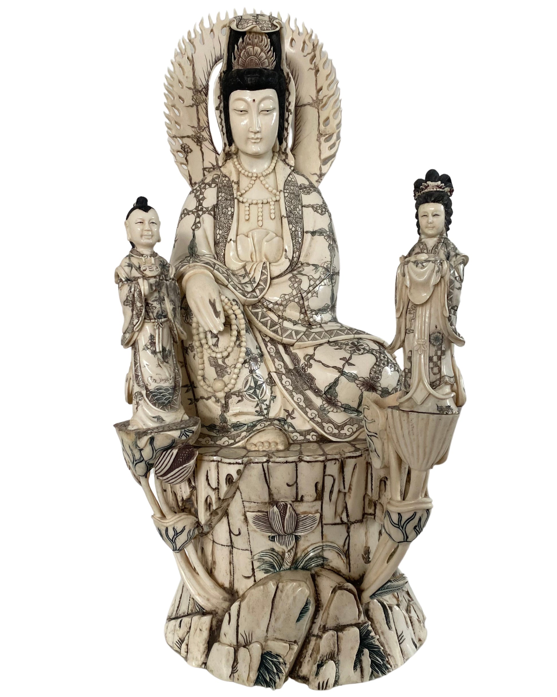 Antique Chinese Guanyin carved from bone, attributed to the Late Qing period