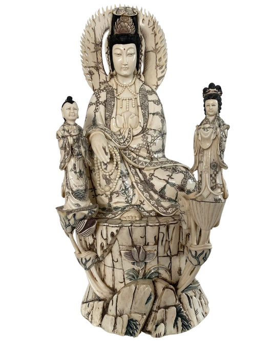 Antique Chinese Guanyin carved from bone, attributed to the Late Qing period