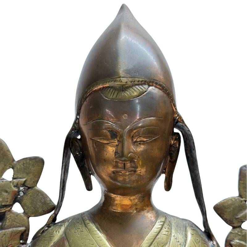 Antique gilt bronze Tsongkhapa, close-up of face and monastic hat