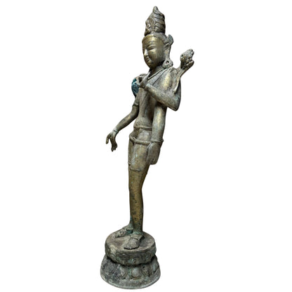 Antique Nepalese Four-Armed Avalokiteshvara – Gilt Bronze, 55 cm – opposite three-quarter front view