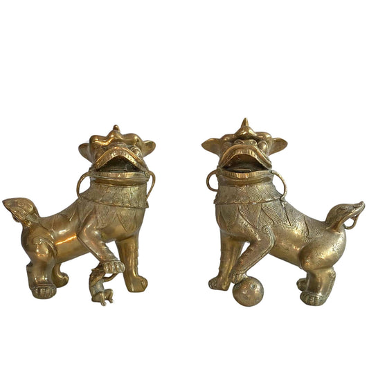 Antique Pair of Chinese Guardian Lions – Gilt Bronze, ca. 1880–1910, 40 cm – front view