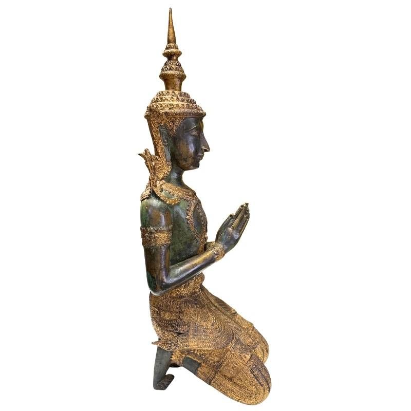 Pair of Antique Thai Bronze Kneeling Temple Guardians – decorative detail