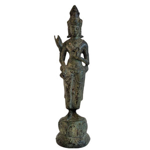 Bronzen Avalokiteshvara beeld op lotus