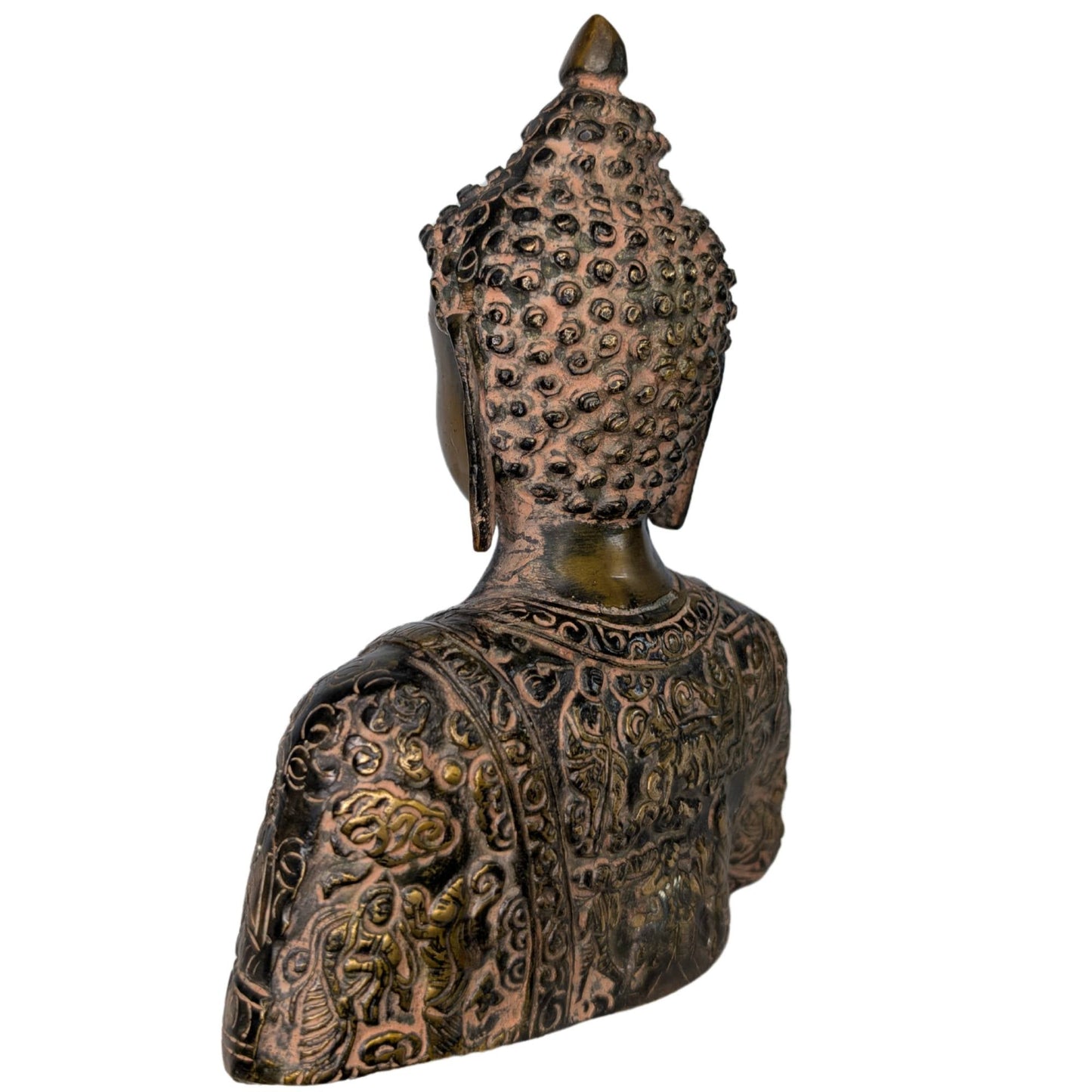 Detail van de onderrand van de buste die de natuurlijke slijtage van het brons laat zien.