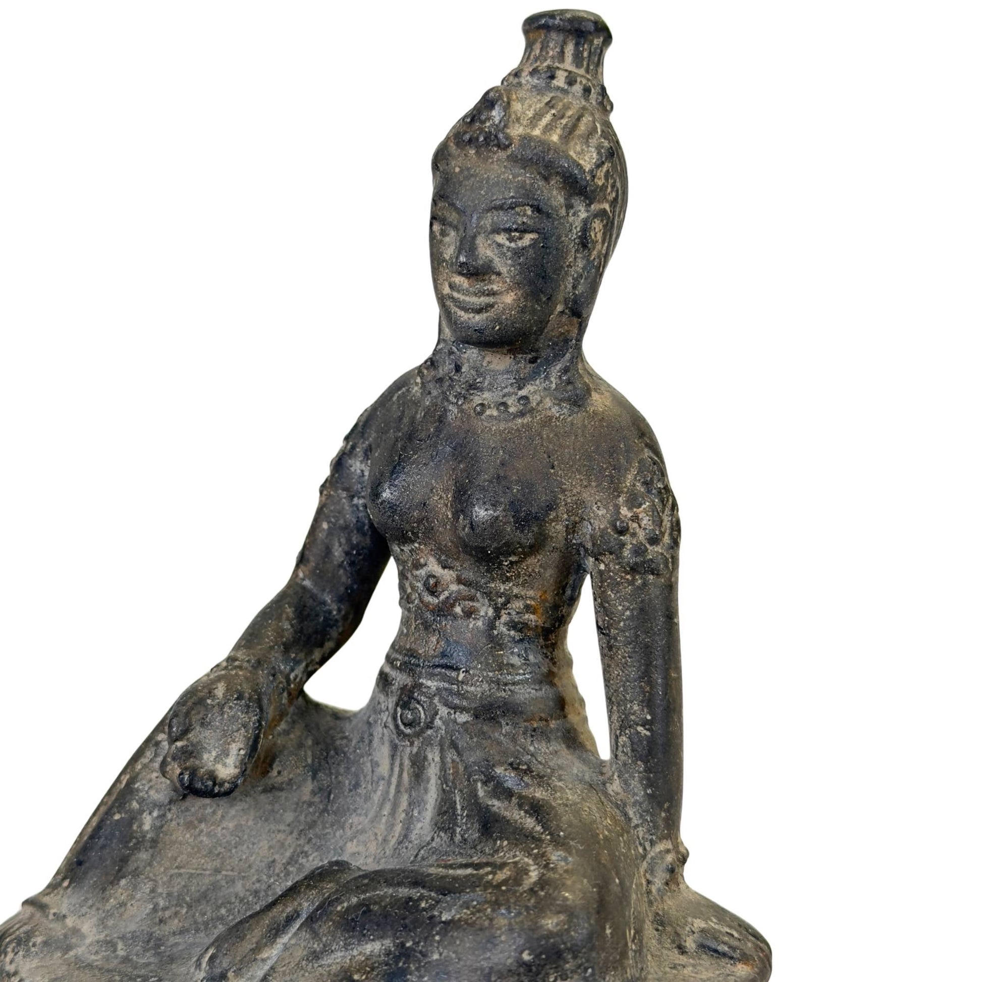 devotioneel bronzen beeld boeddhistische godin zuidoost azie