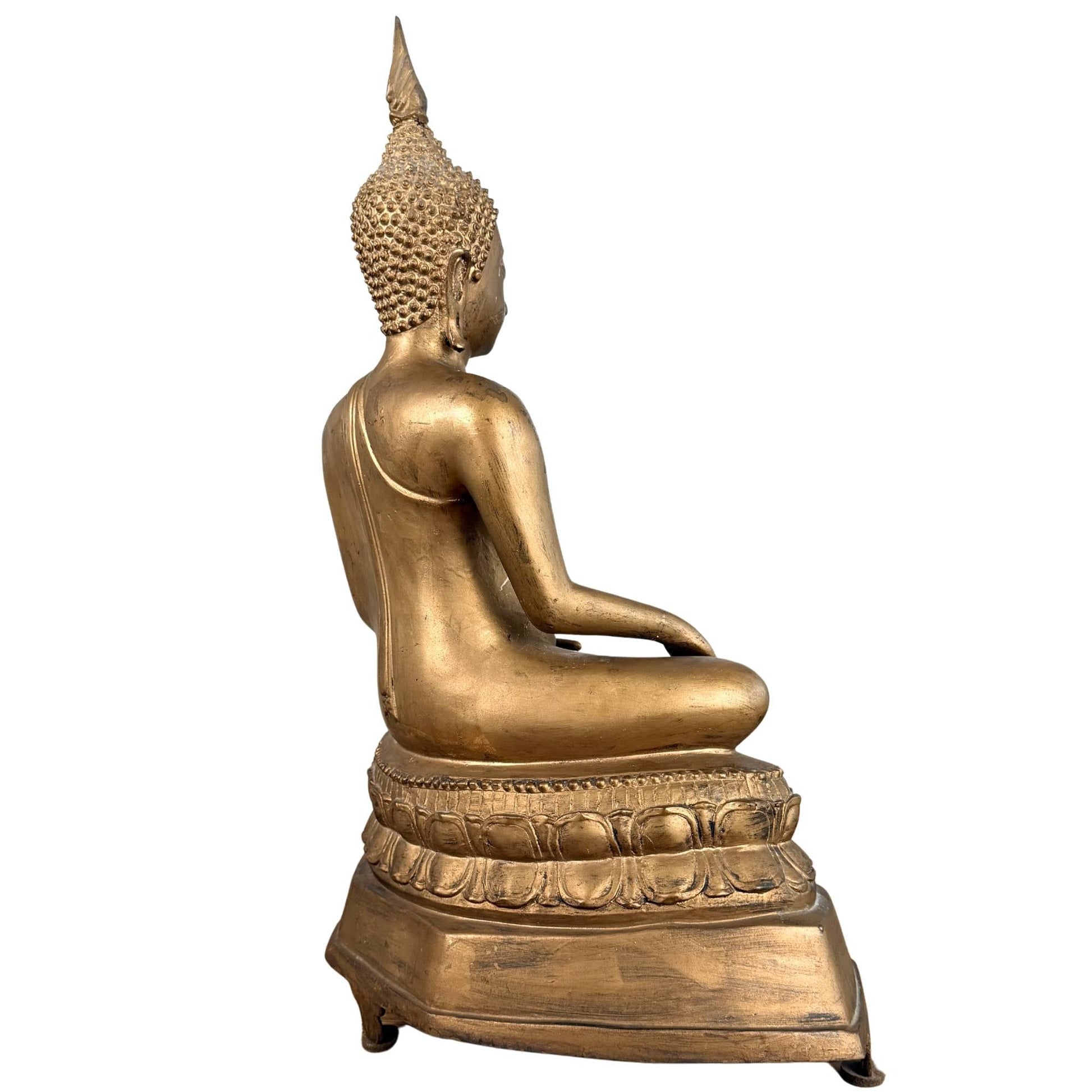 Bronzen Boeddhabeeld in Thaise tempelstijl met klassieke lotusvoet