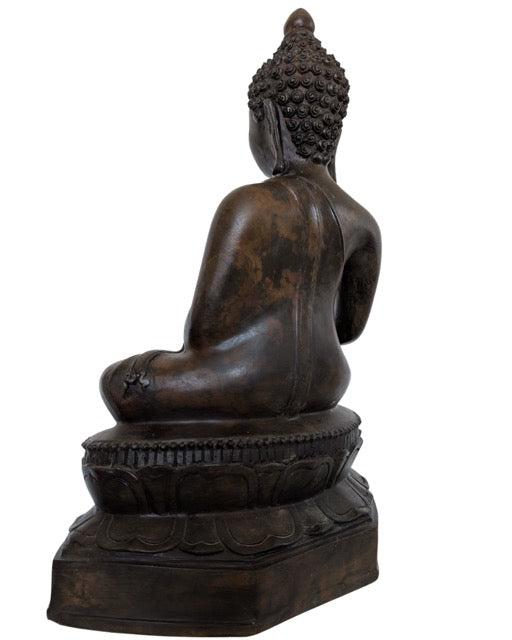Profiel van een Thaise Buddha in koninklijke kleding (Royal Attire) van brons.