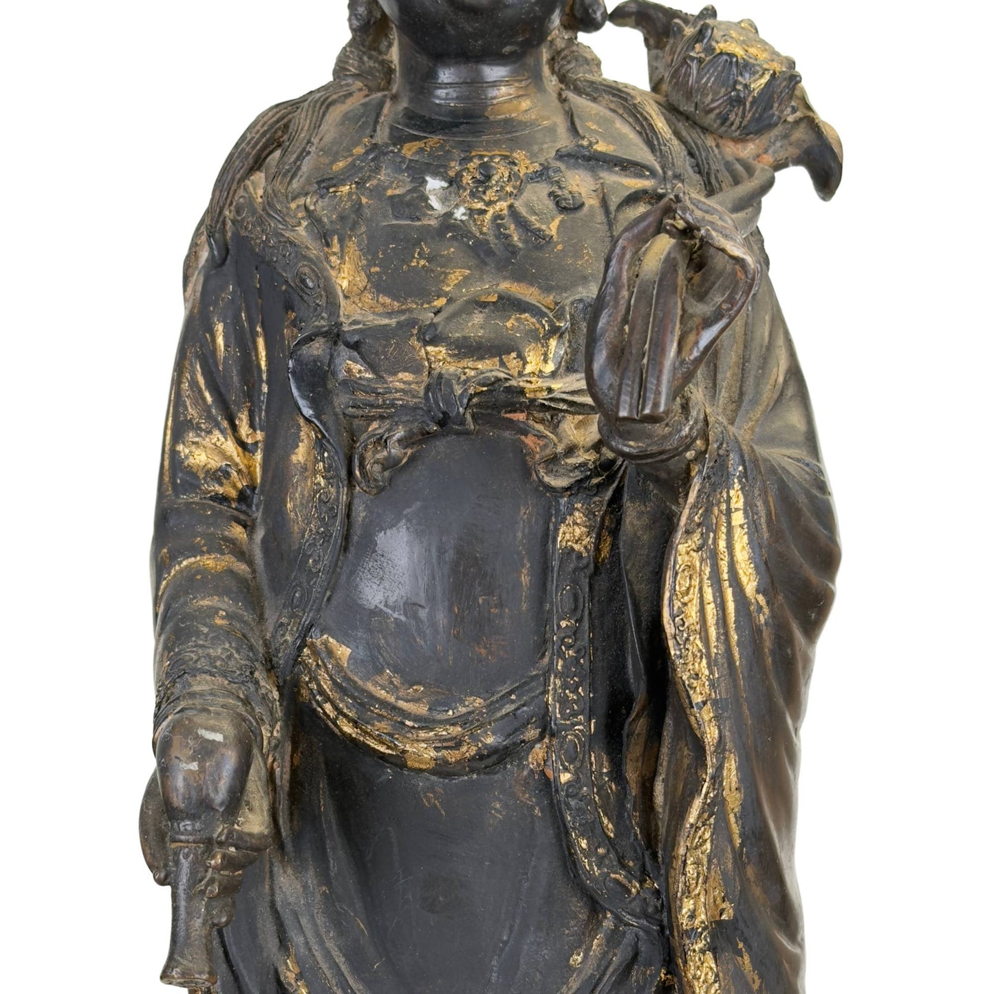 Bronzen Guanyin beeld op draakvis met oude donkere patina en krachtige Oost-Aziatische uitstraling