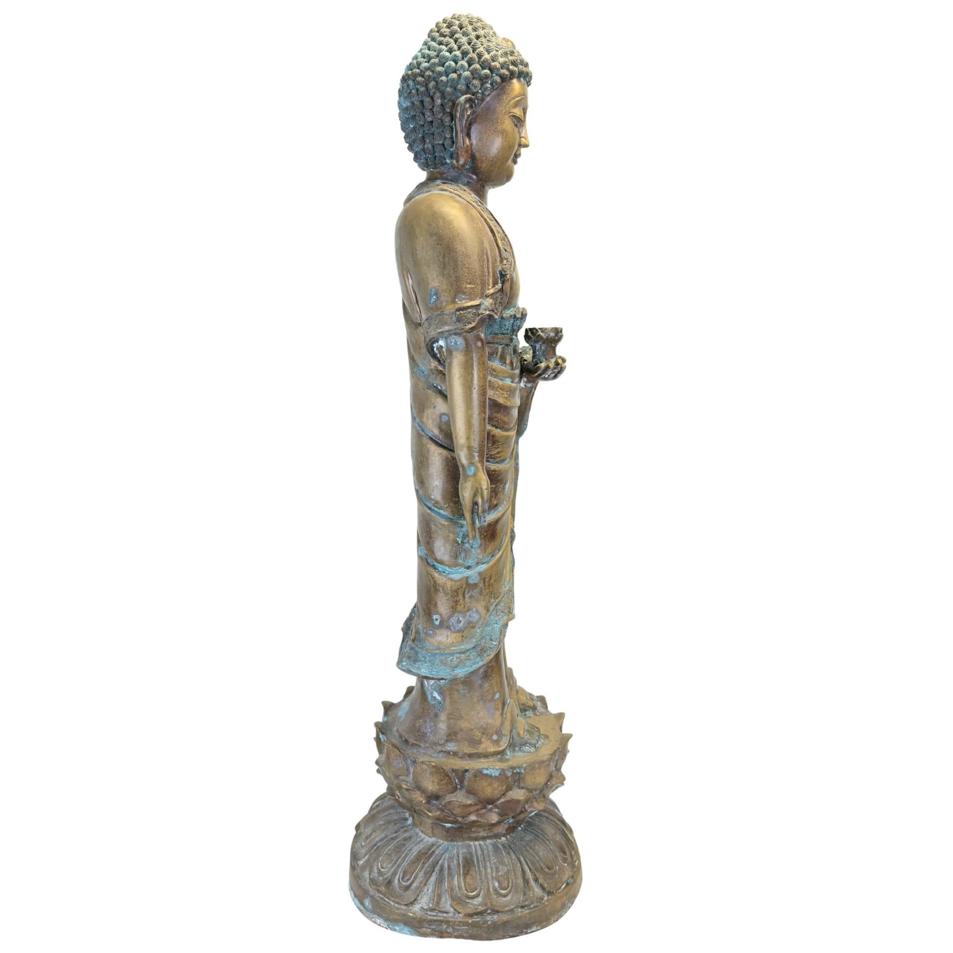 Rechterzijde van een Chinese bronzen Medicijnboeddha op dubbele lotustroon.