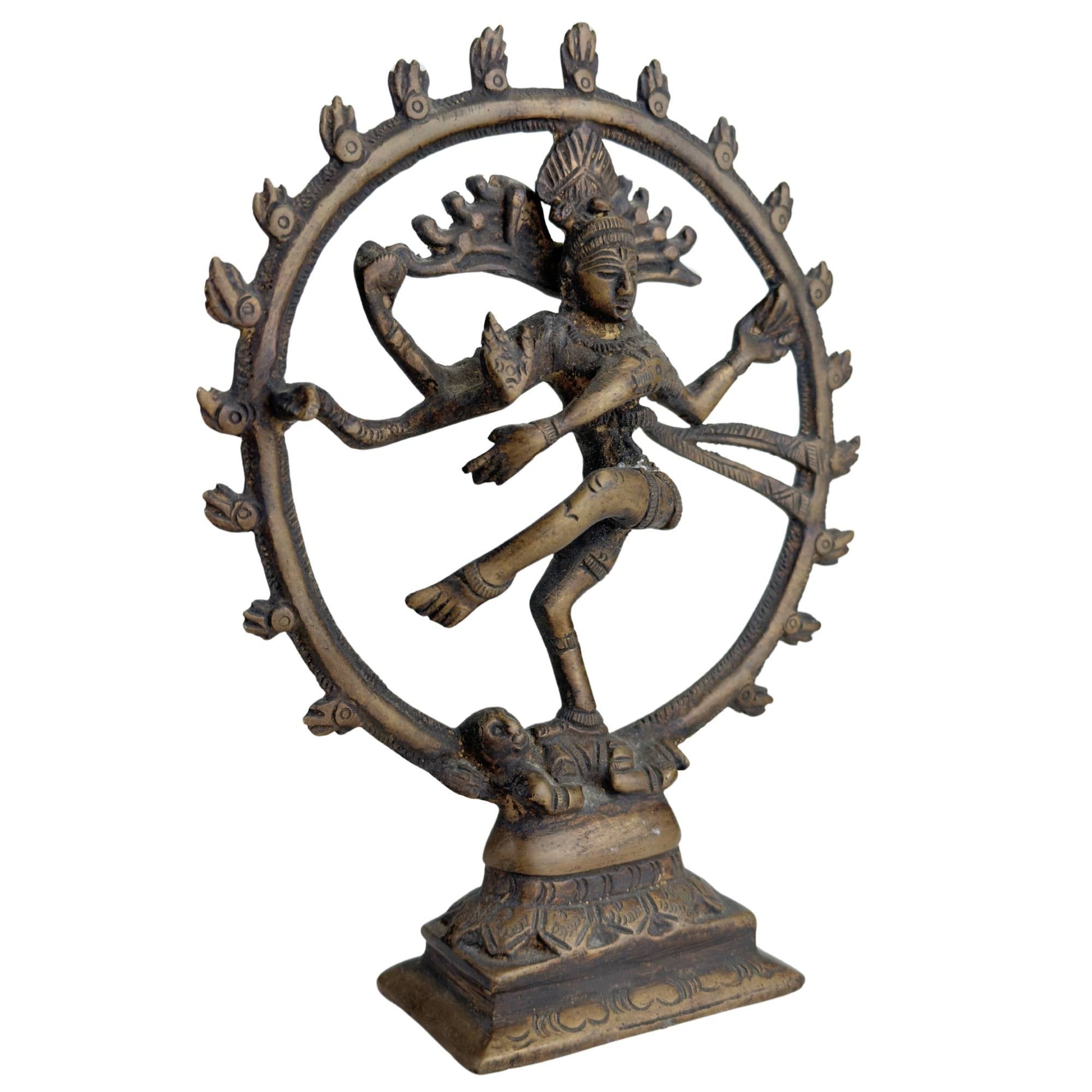 Bronzen Shiva Nataraja met opengewerkte vlammenkrans en oude patina
