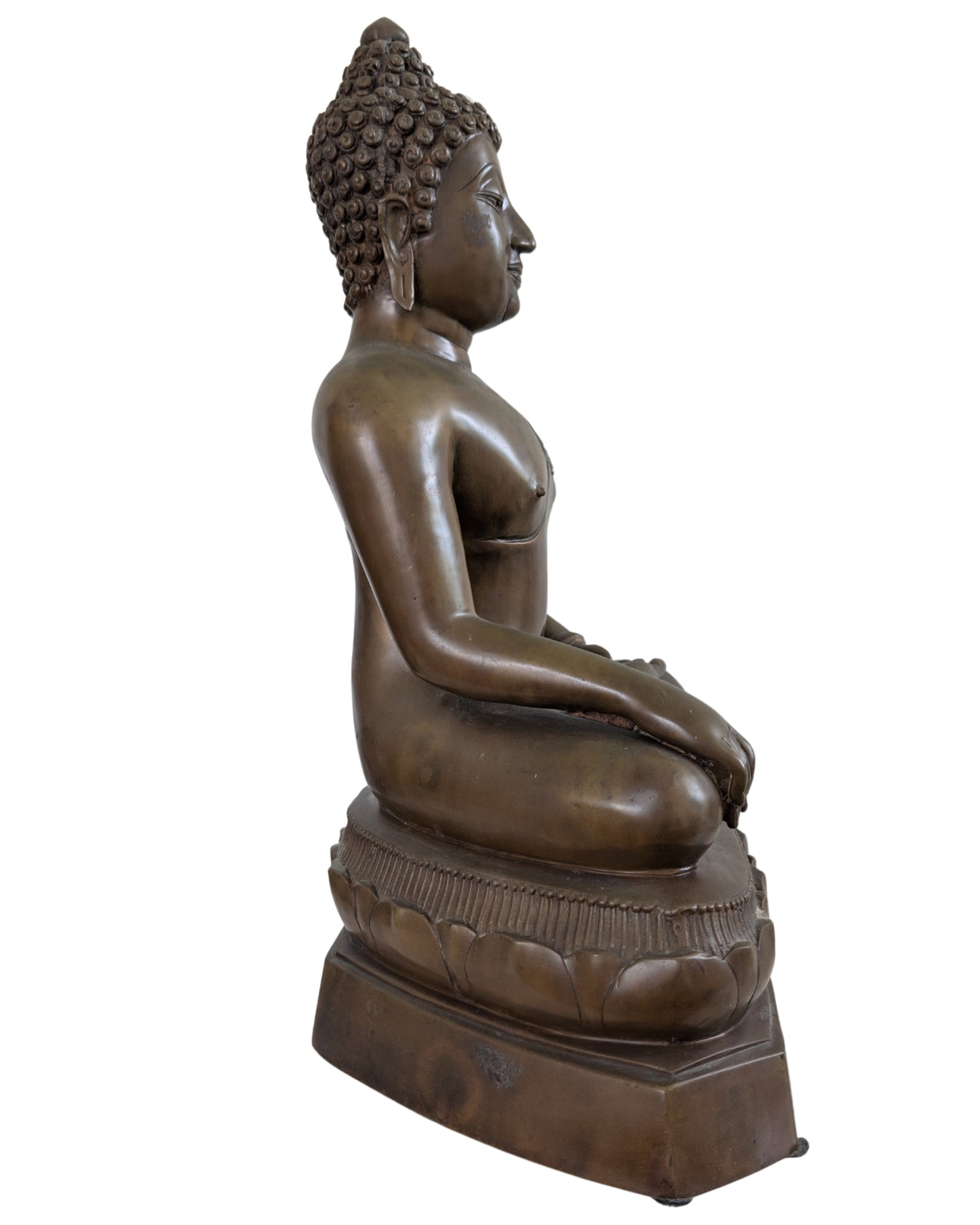 Zittende Buddha in Bhumisparsha mudra uitgevoerd in kwalitatief geel koper.