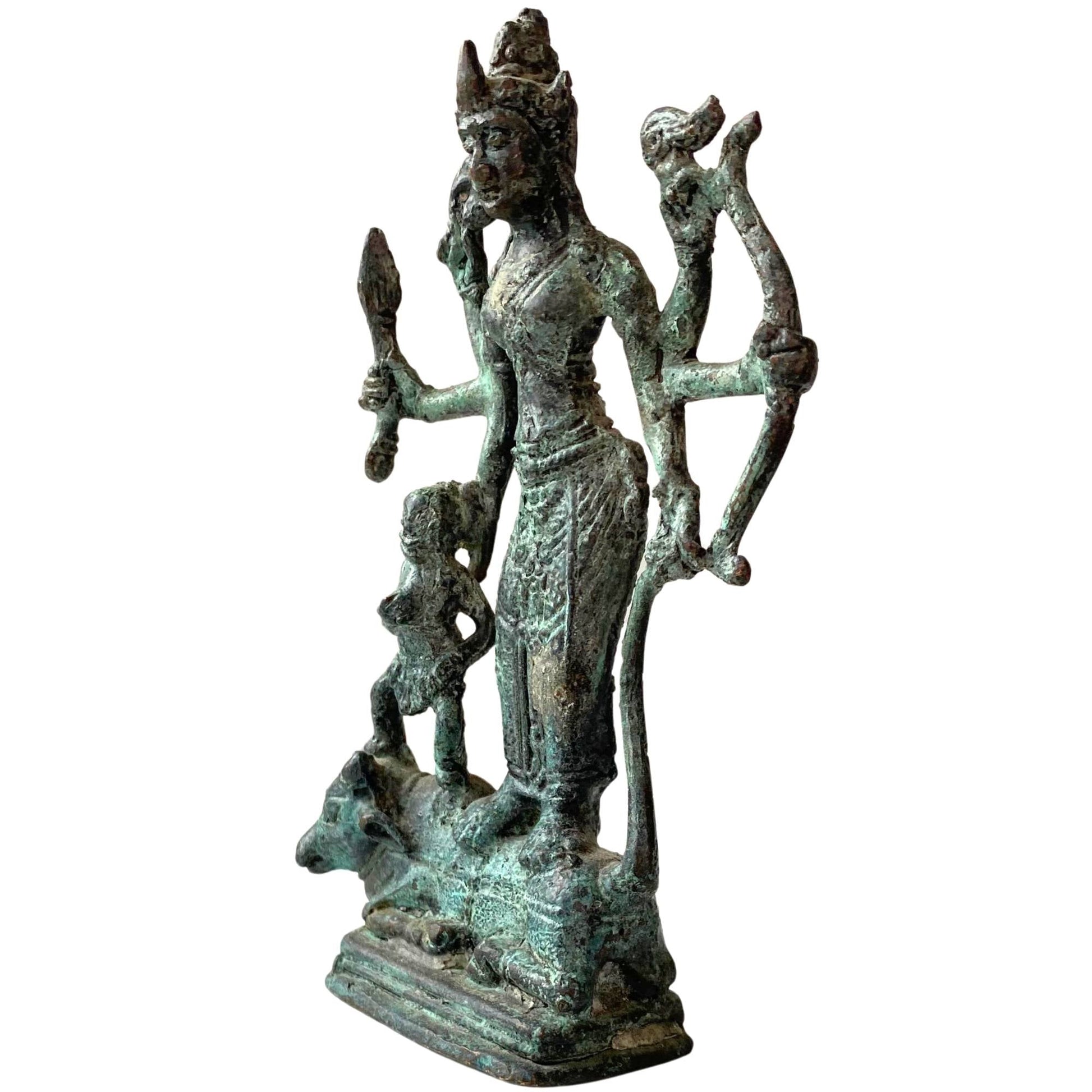Detail van de buffeldemon onder de voeten van de godin Durga.