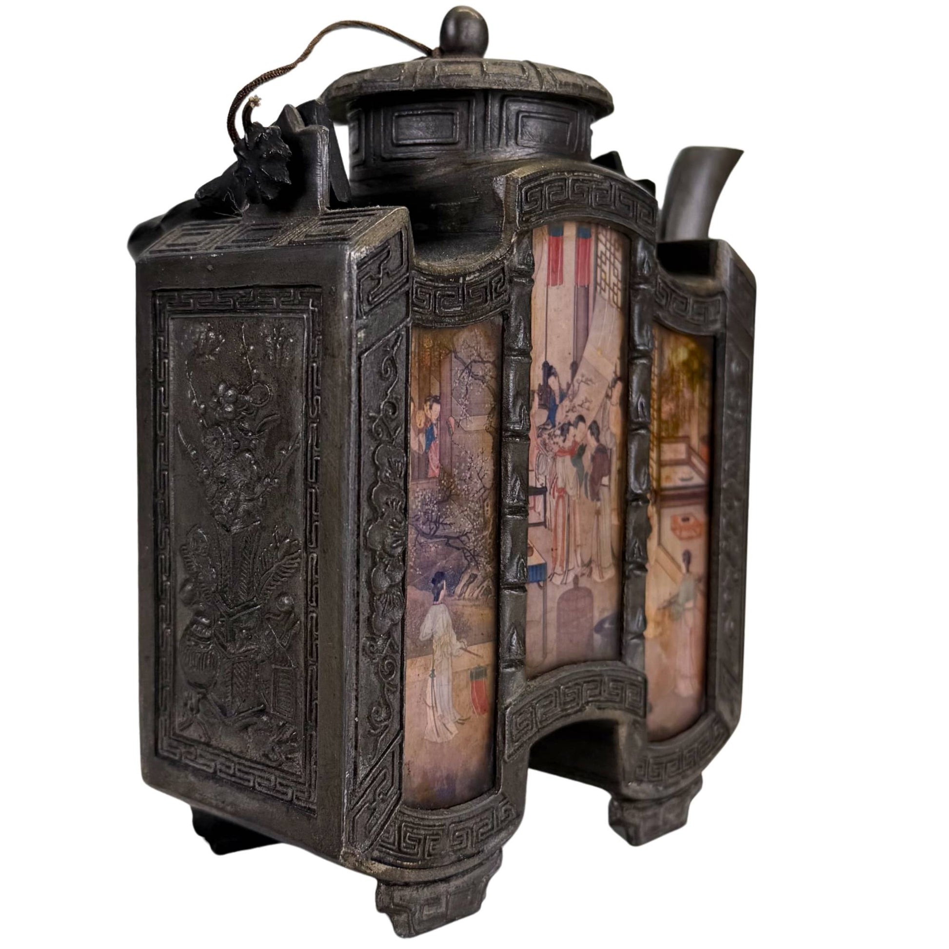 Chinese theeset met kleurrijke handgeschilderde panelen en oude patina