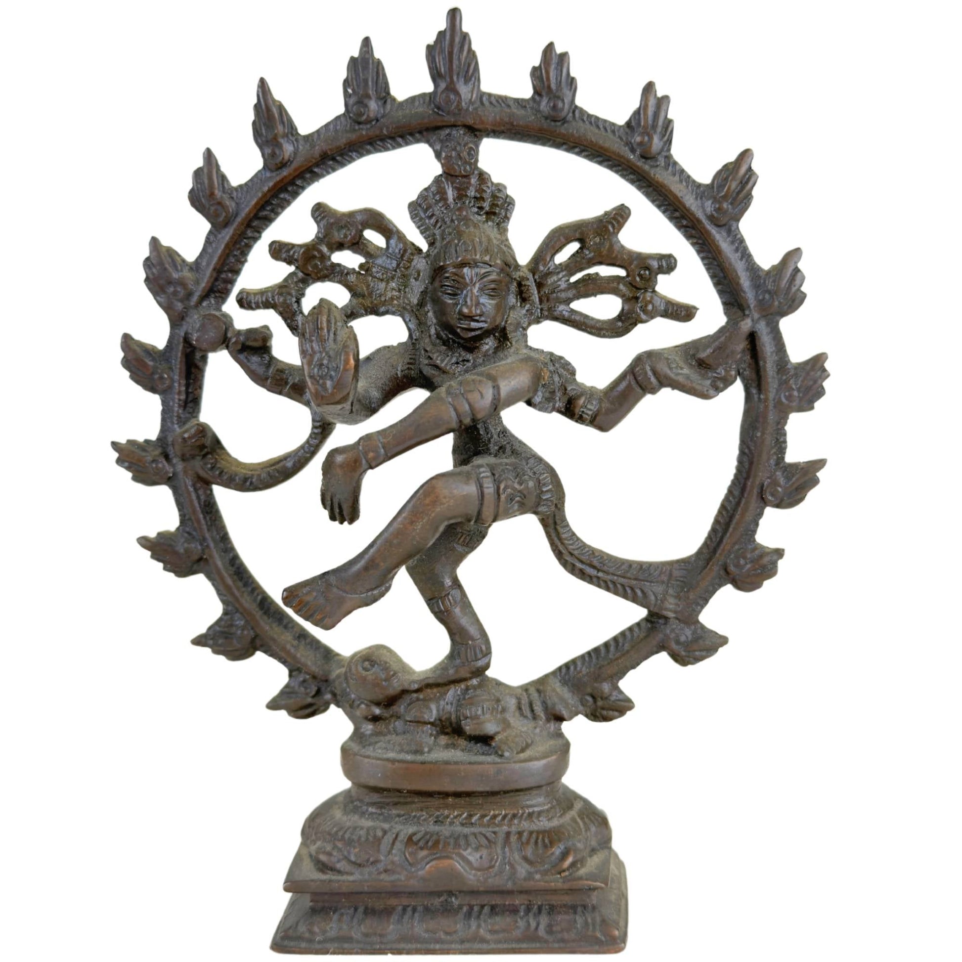 Compact bronzen Shiva Nataraja beeld uit India met donkere patina en kosmische danshouding