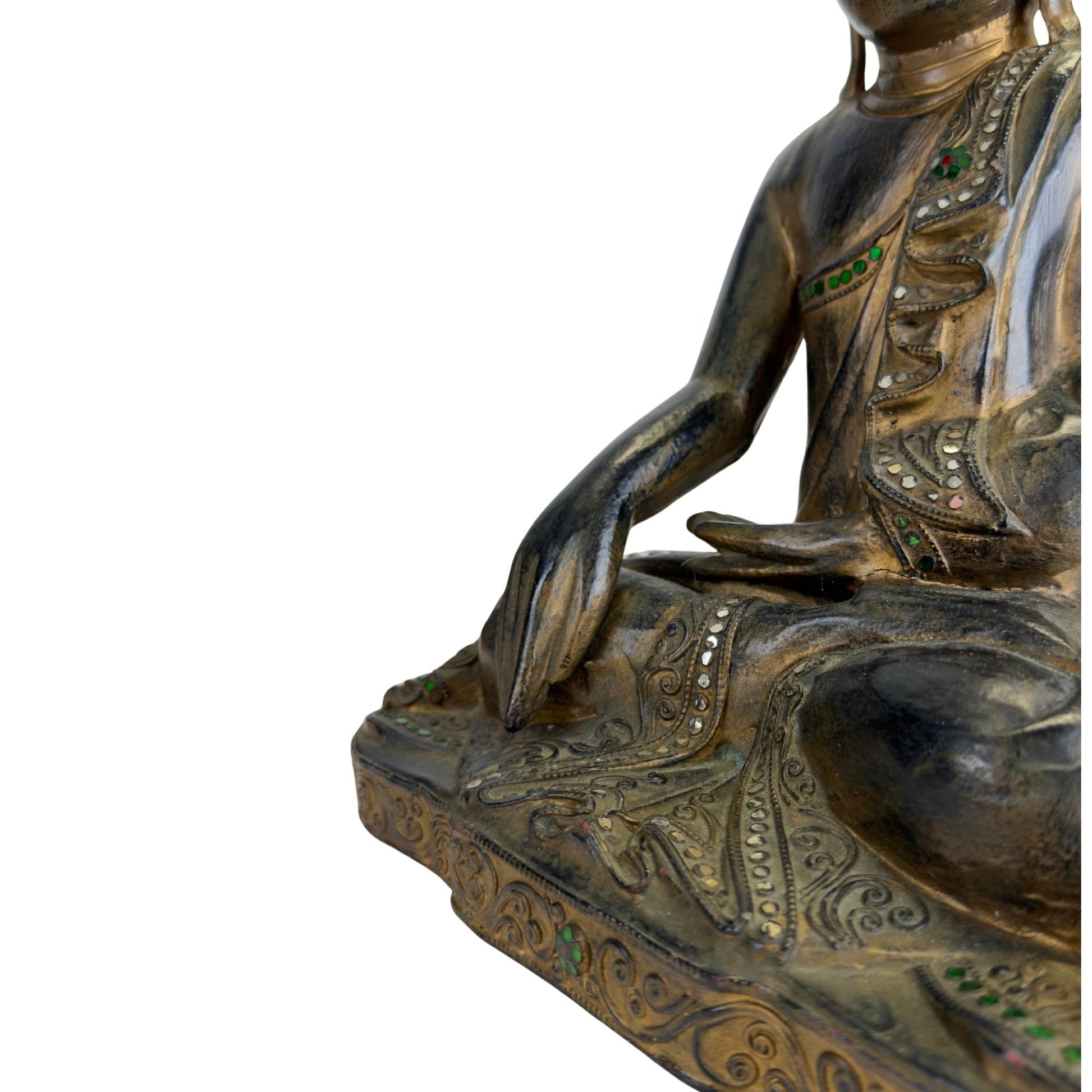 Detail van traditionele glasinleg op Mandalay Boeddha