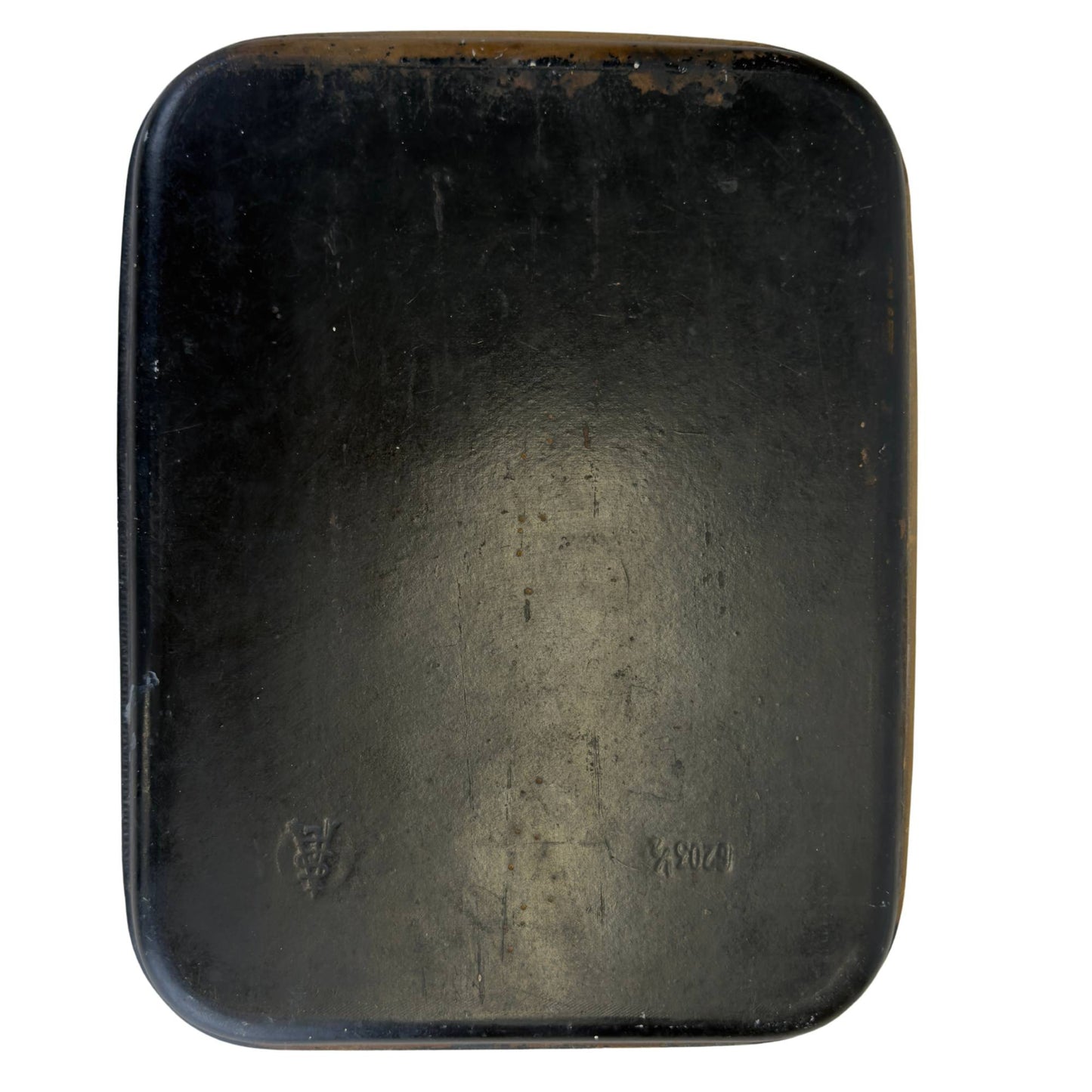 Achterzijde van antiek Frans papier maché dienblad met blindstempel en modelnummer 10203½