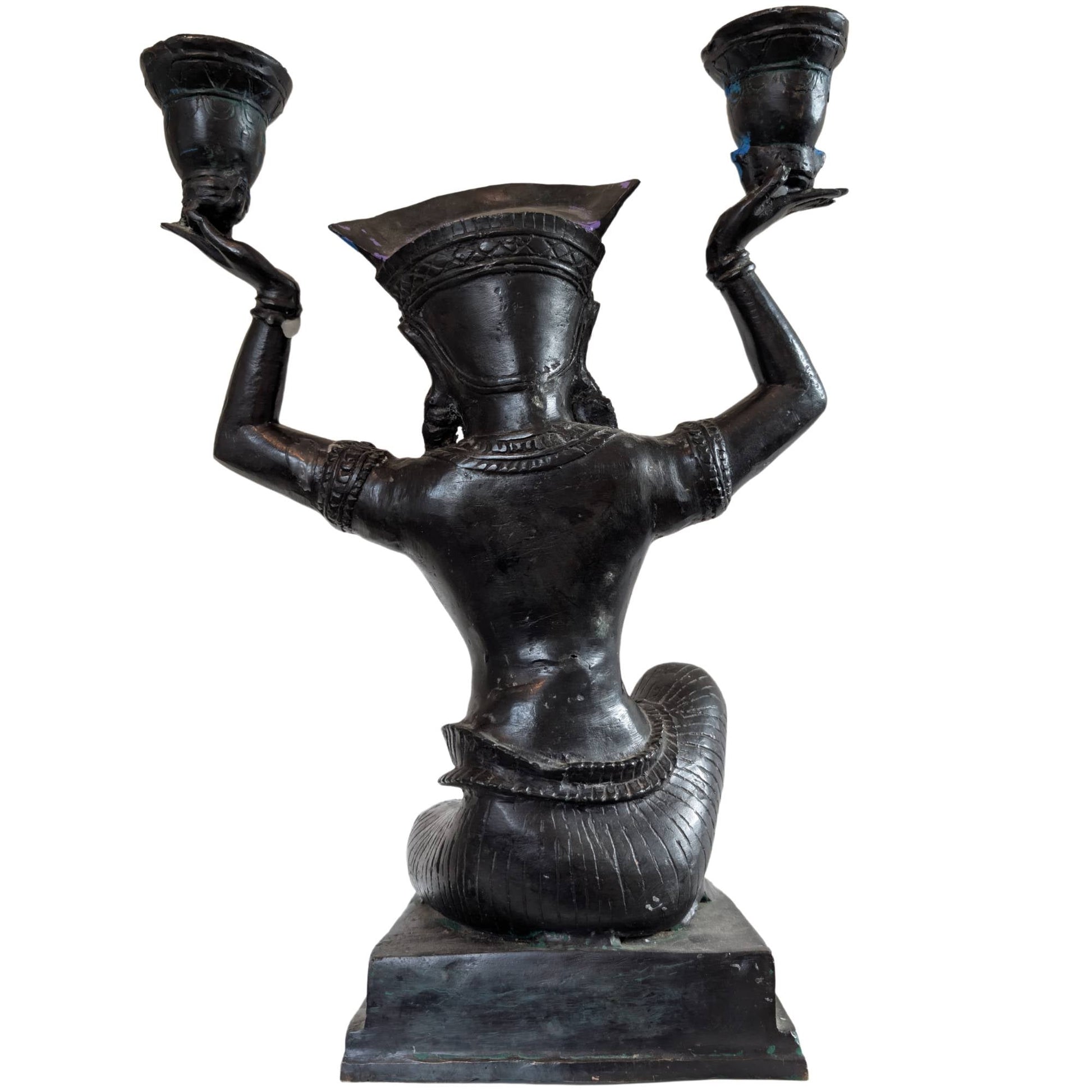 Detail van het gedetailleerde headdress op een bronzen Yakshi