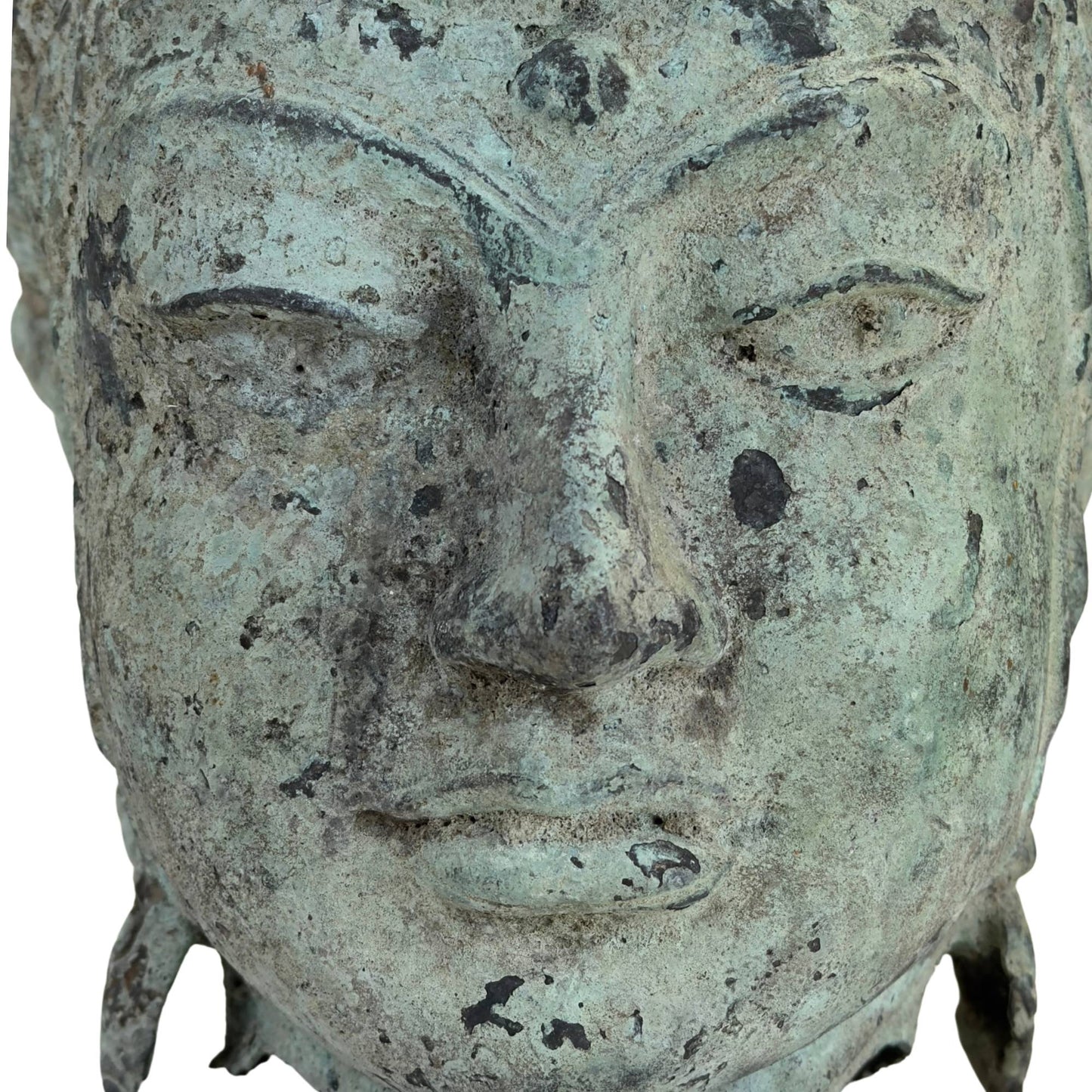 Hoofdfragment van een gekroonde godheid vermoedelijk Vishnu uit Java