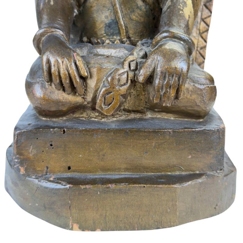 Handgesneden Sri Devi figuur hout met nisvormige achterplaat