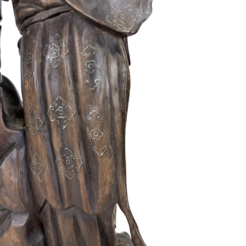 Handgestoken Chinees hardhouten beeld van 2 kg met verfijnde iconografische details.