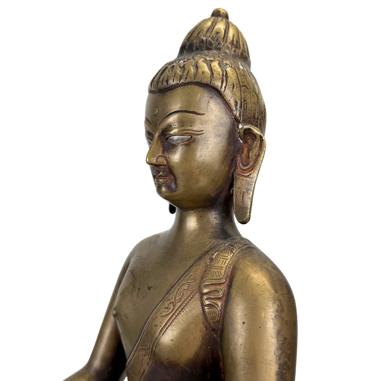 Antieke Himalaya Boeddha met zilverogen en monumentale troonbasis uit de Mustang traditie