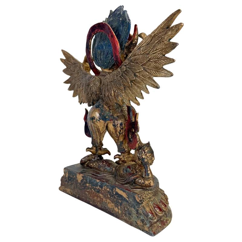 Himalaya Garuda beeld in verguld brons met rituele symboliek