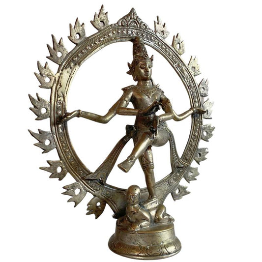 Shiva in de kosmische dans, uitgevoerd in Himalayastijl.