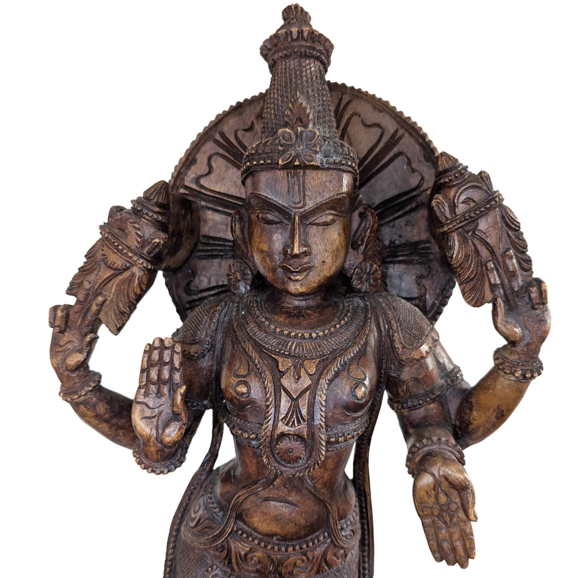 Spiritueel houten beeld van Vishnu voor huisaltaar of interieur.