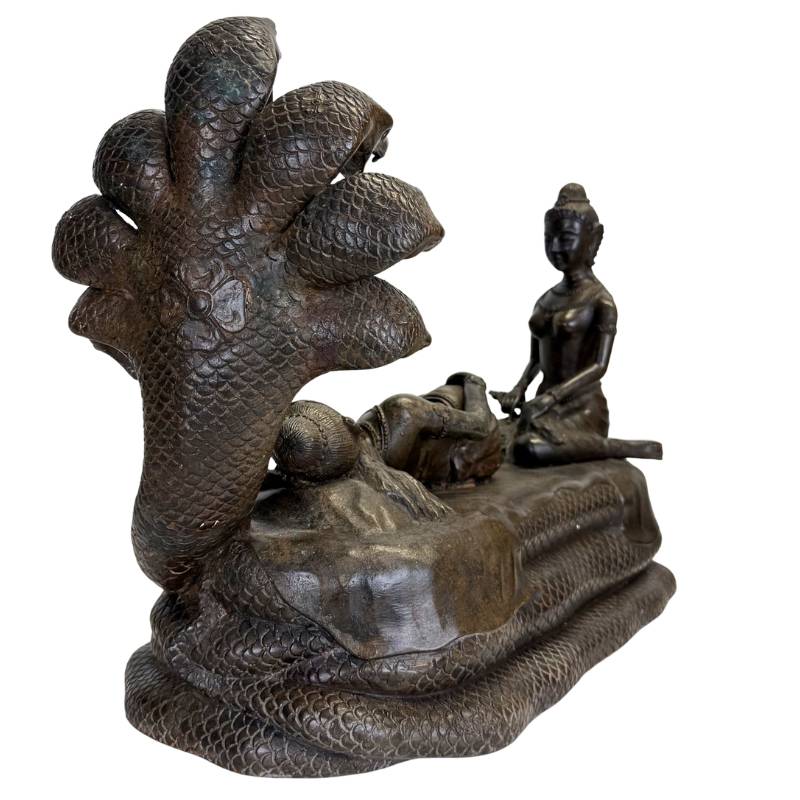 Hindoestaanse god Vishnu op slangenkoning Ananta Shesha