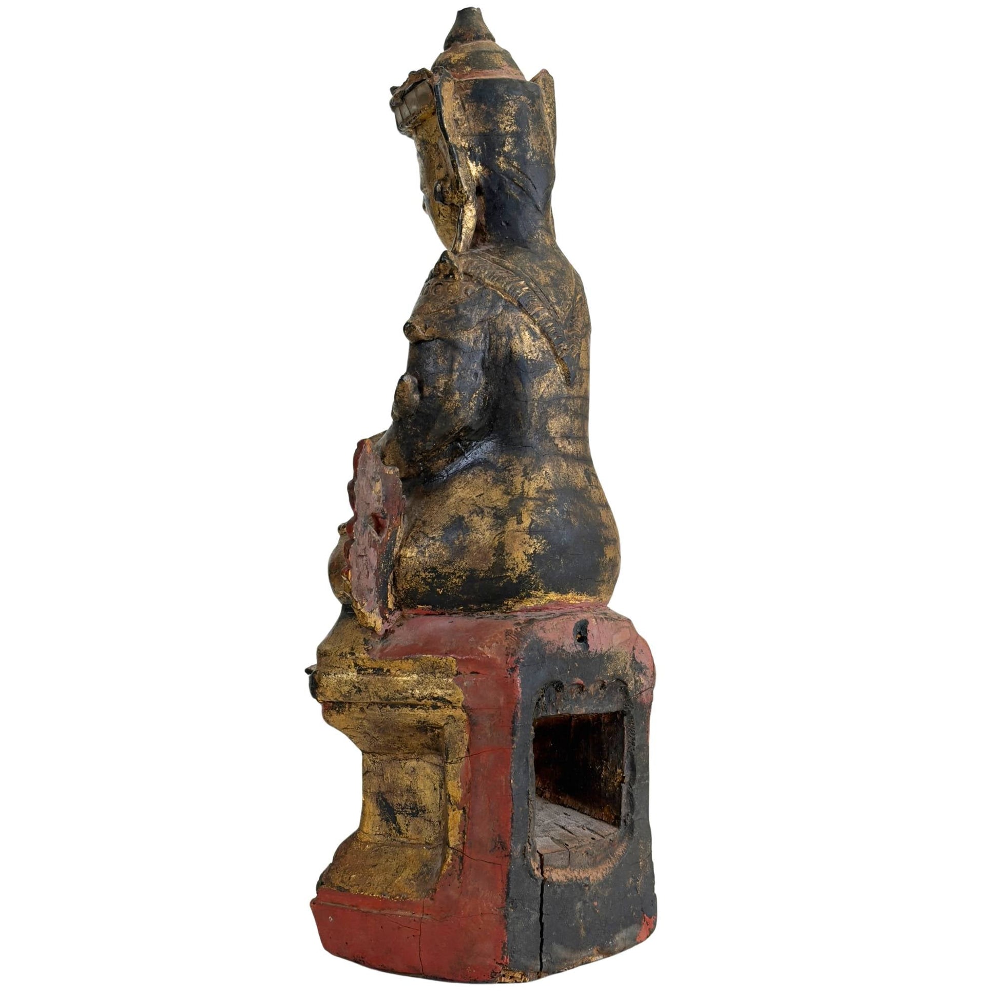 Houten tempelfiguur uit Myanmar in Shan-stijl