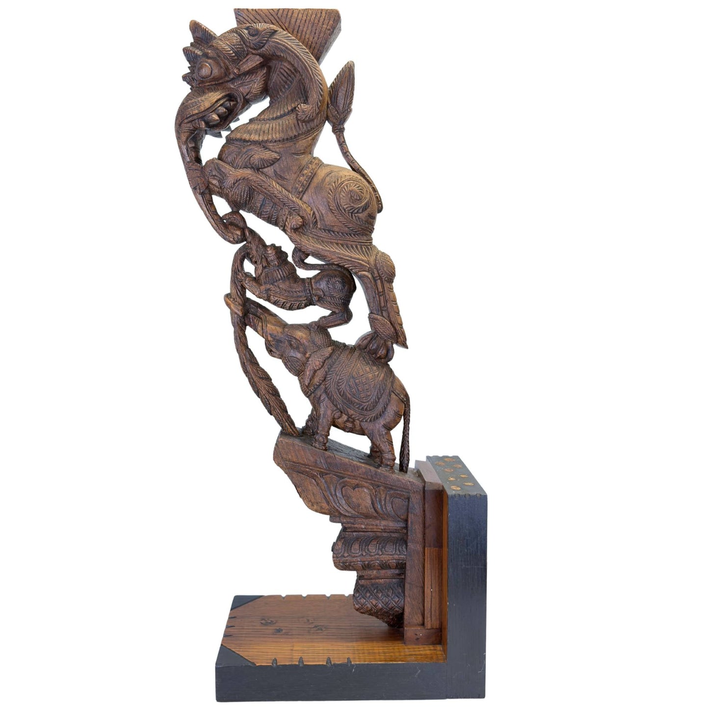 Indische tempelbeugel met mythologische figuren en olifant