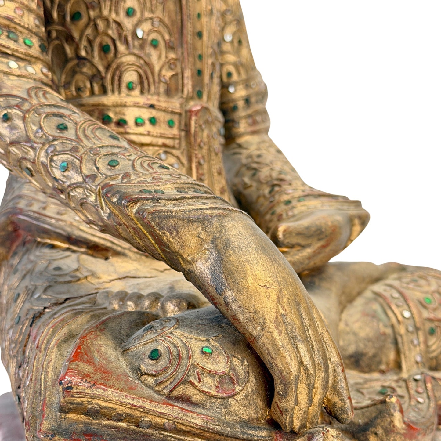 Right hand in bhumisparsha mudra on the antique Burmese Jambupati Buddha