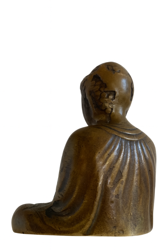 Detail van Japans bronzen boeddhabeeld in meditatie pose